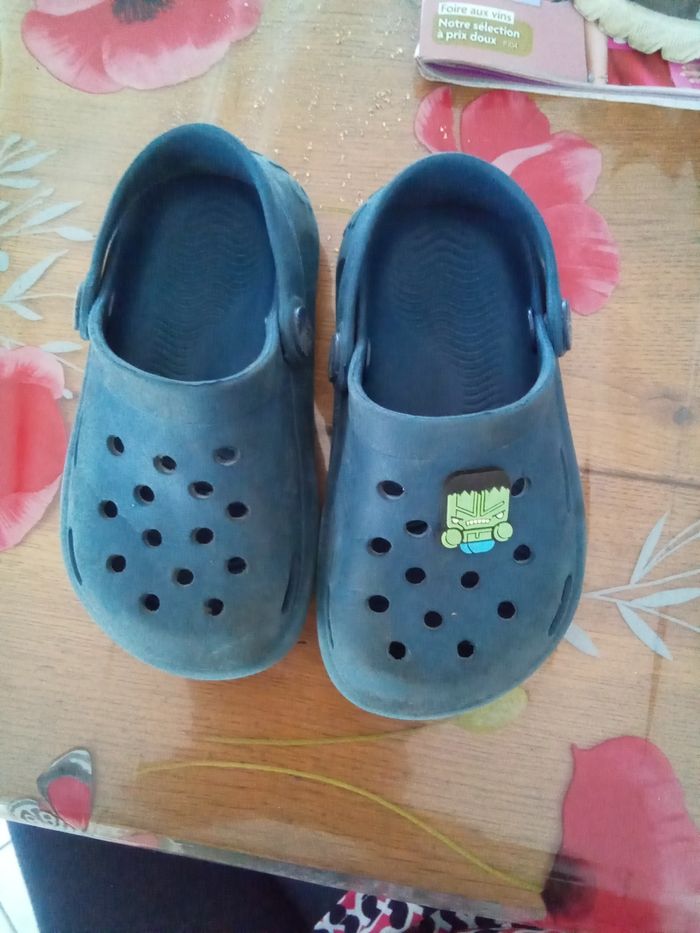 Chaussures équivalentes crocs taille 26