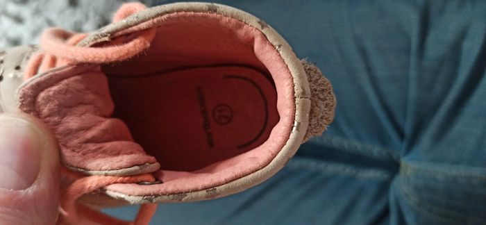 Chaussures bébé à lacets roses Taille 21 très bon état - photo numéro 3