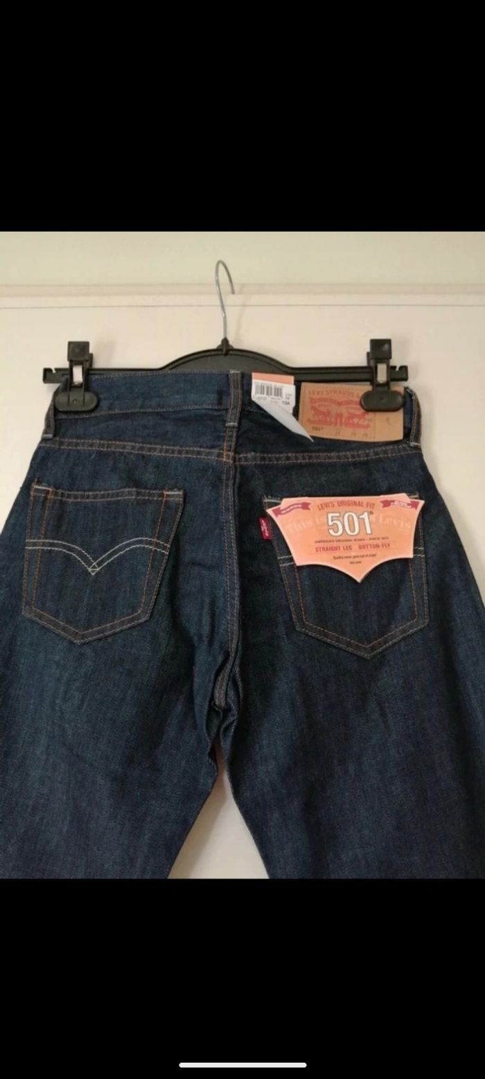 Beau jean Levis authentique bleu. Taille 12 ans. - photo numéro 3