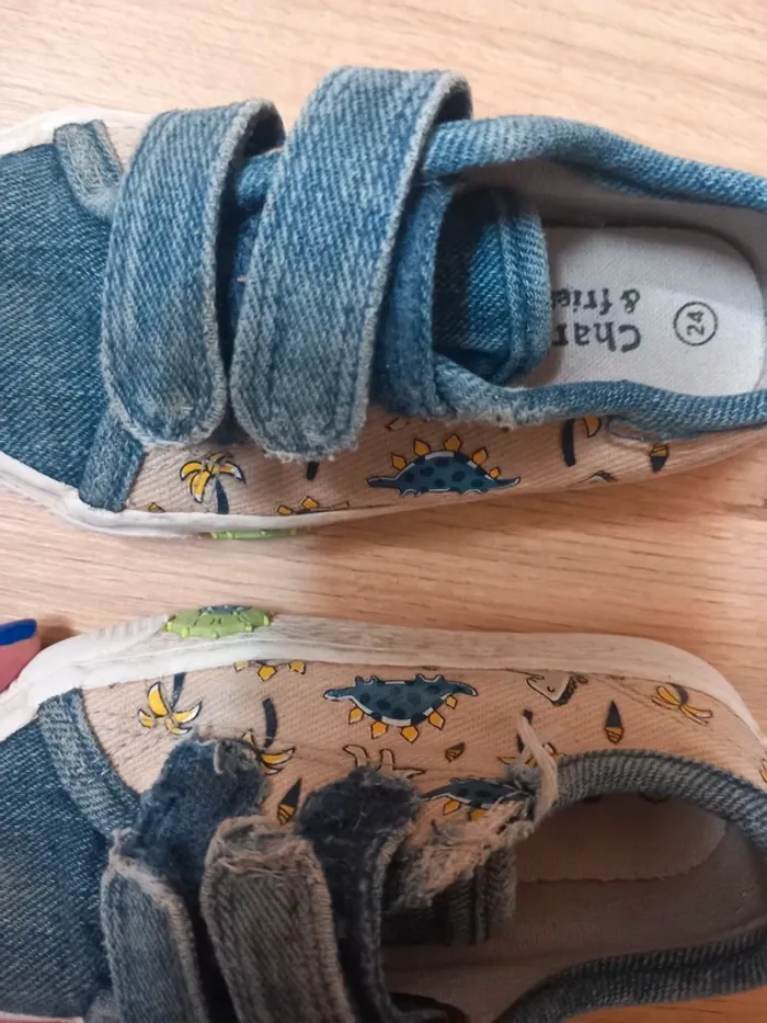 Baskets / Chaussures Enfants Taille 24 - photo numéro 2