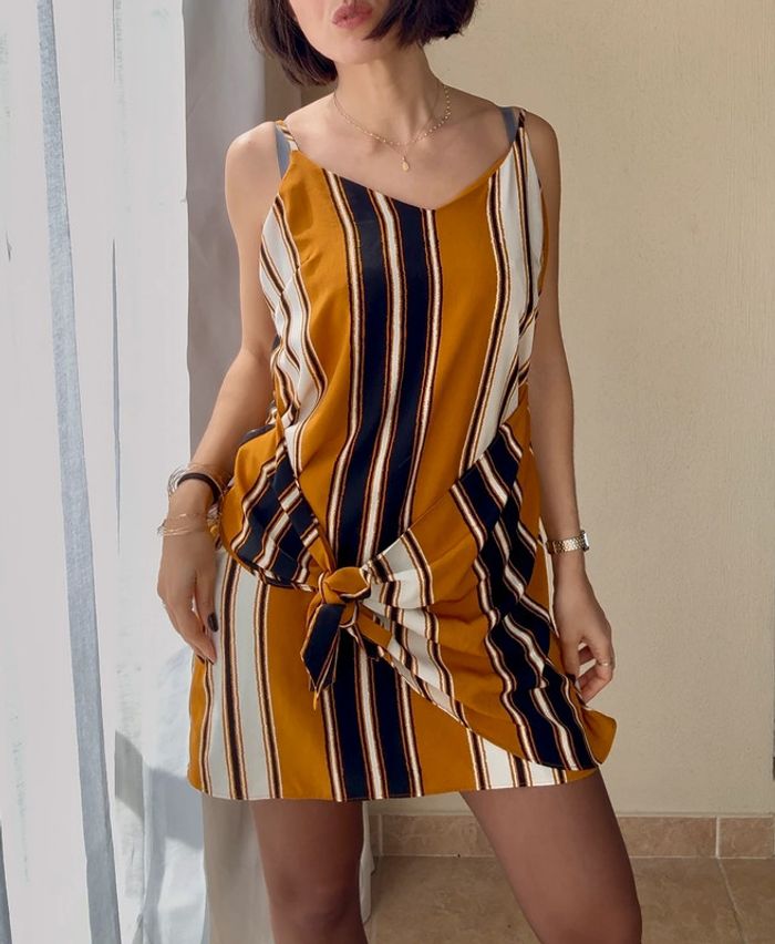 Robe Moutarde rayée River Island taille 36 - parfait état - photo numéro 3