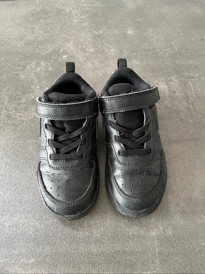 Paire de basket Nike 26 - photo numéro 2