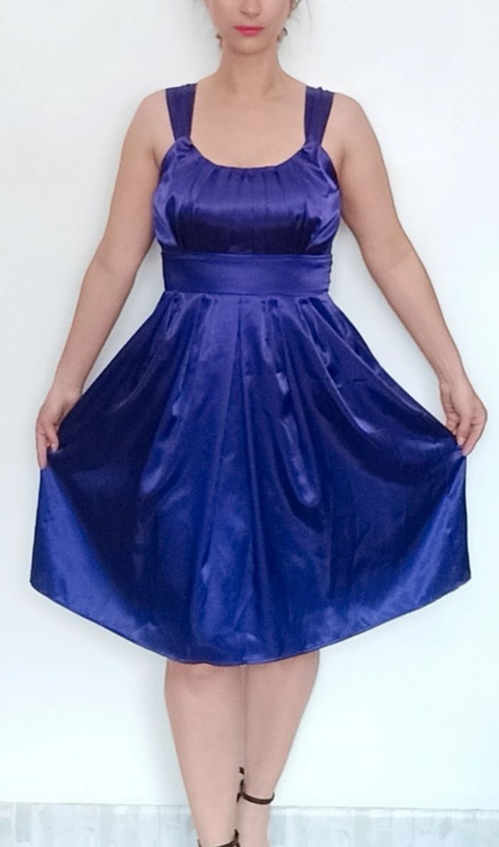 Superbe robe cocktail chic satinée - photo numéro 12