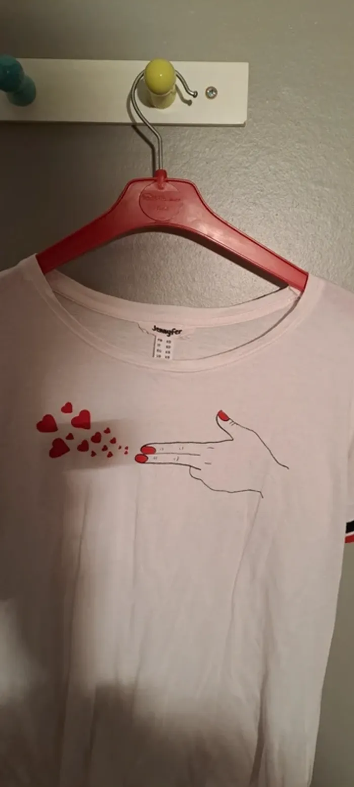T Shirt femme avec motifs - Marque Jennyfer - Taille 34 - Bon état. - photo numéro 2