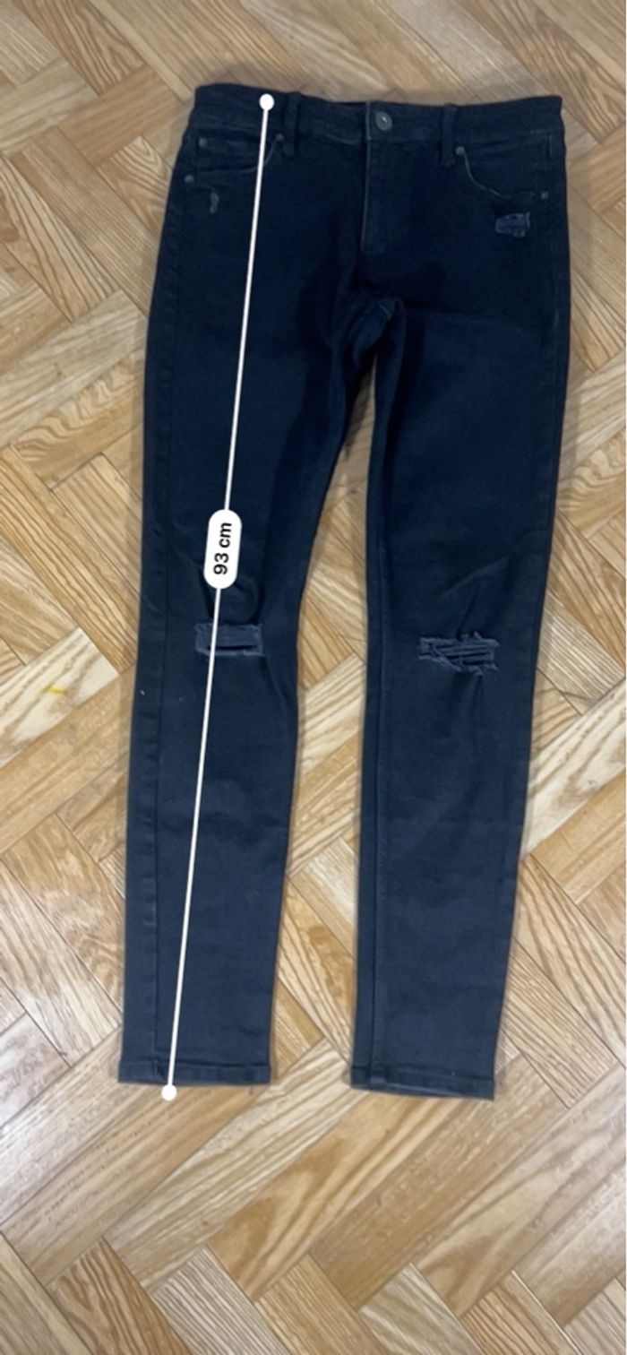 Jean Skinny Bershka Noir Déchiré - photo numéro 3