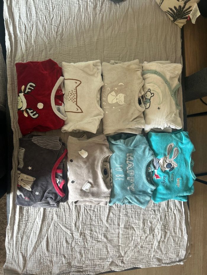 Lot de 16 pyjamas