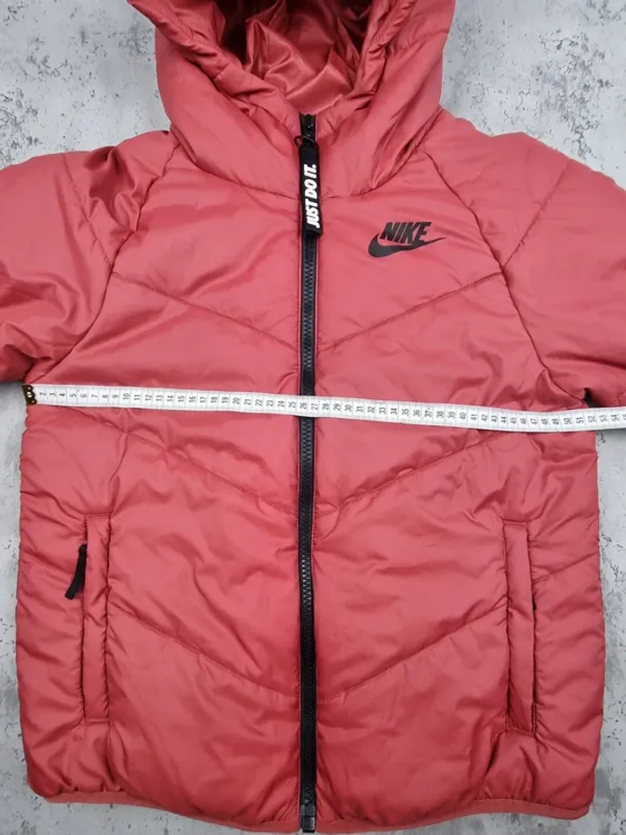 Doudoune Nike bordeaux – Taille S Homme/Femme (mesures en photos) - photo numéro 4
