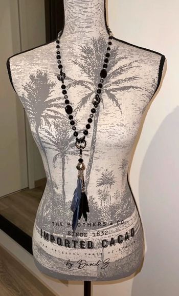 Sautoir perles/plumes noir