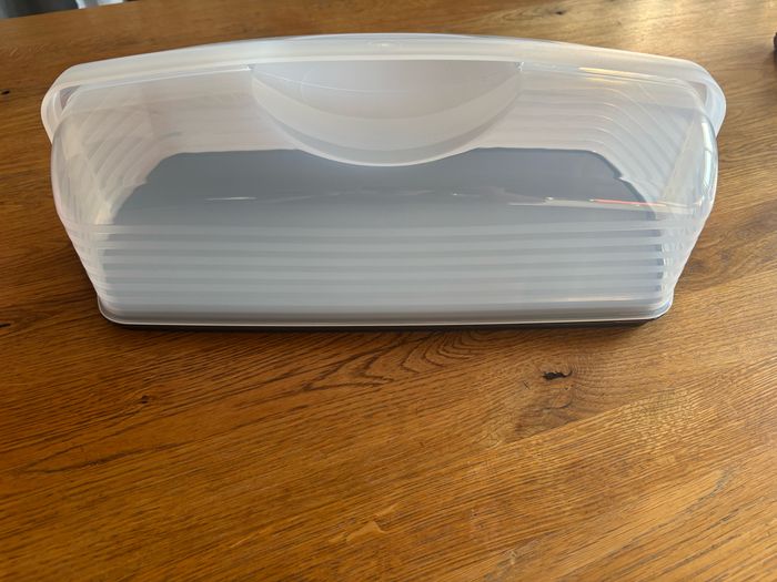 Plat à cake neuf Tupperware