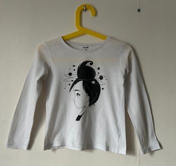 Tee-shirt fille la tête dans les étoiles