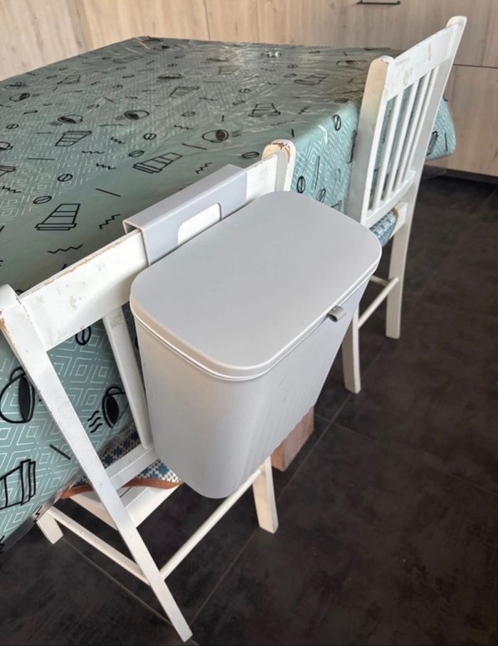 Poubelle à couches