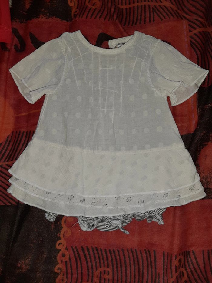 Jolie petite robe blanc ecrue 3mois