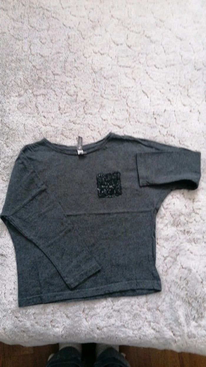 Tee-shirt gris 6 ans