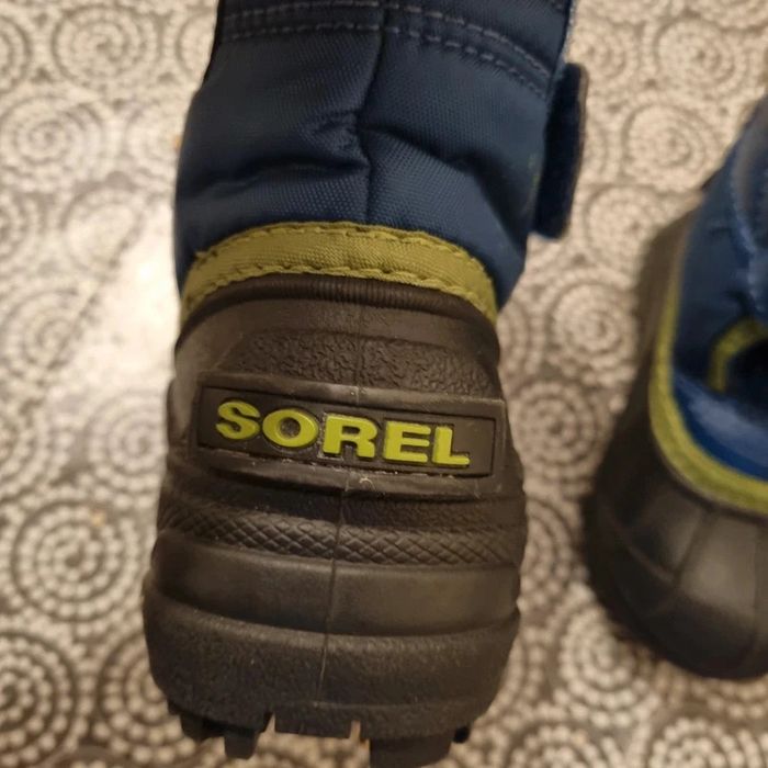 bottes SOREL taille 18 / 19 - NEUF - photo numéro 2