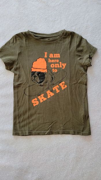 Teeshirt kaki taille 5-6 ans " skate "