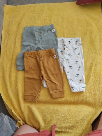 Lot 3 pantalons sarouels la redoute 6 mois