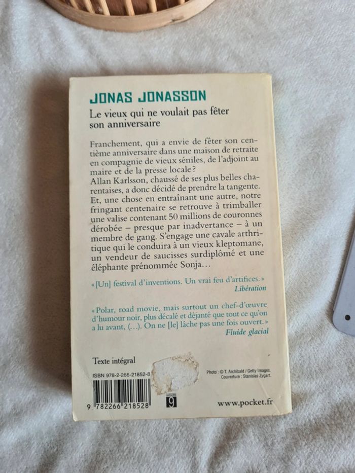 Livre Le vieux qui ne voulait pas fêter son anniversaire - photo numéro 3