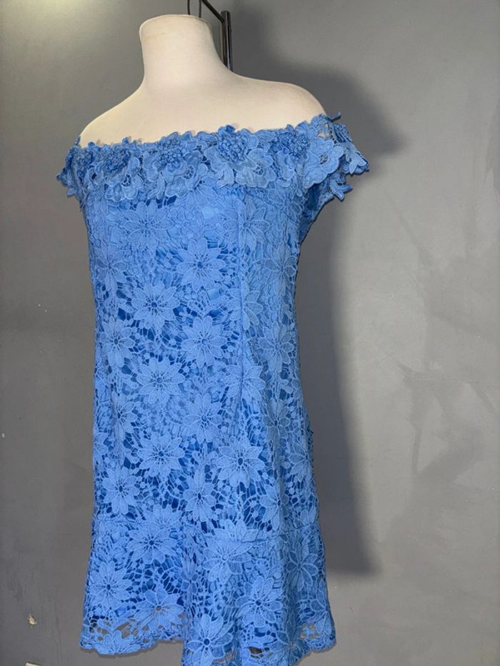Robe mini épaule dénudée - photo numéro 2