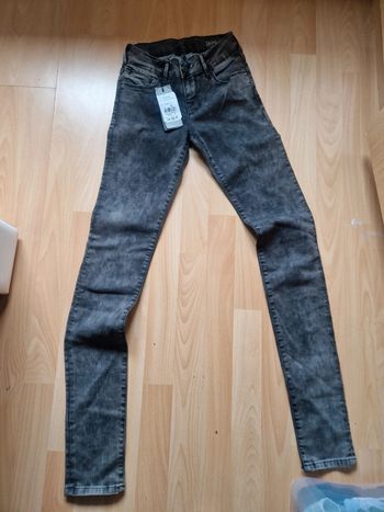Jean neuf taille xs