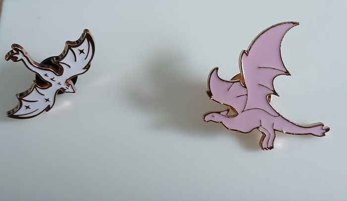 Pin's dragons dorées