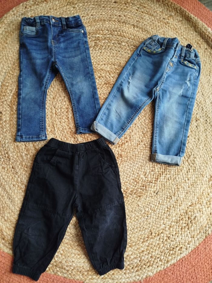 Lot jeans 18 mois
