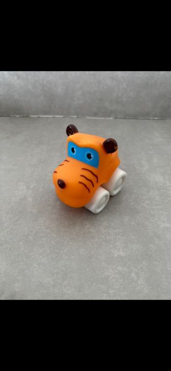 Petit voiture bébé tigre