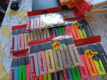 Lot de 6 paquets de 6 stylos à feutre stabilo boss à 30€ avec le code 
ANNIV30
Le lot passe à 21€