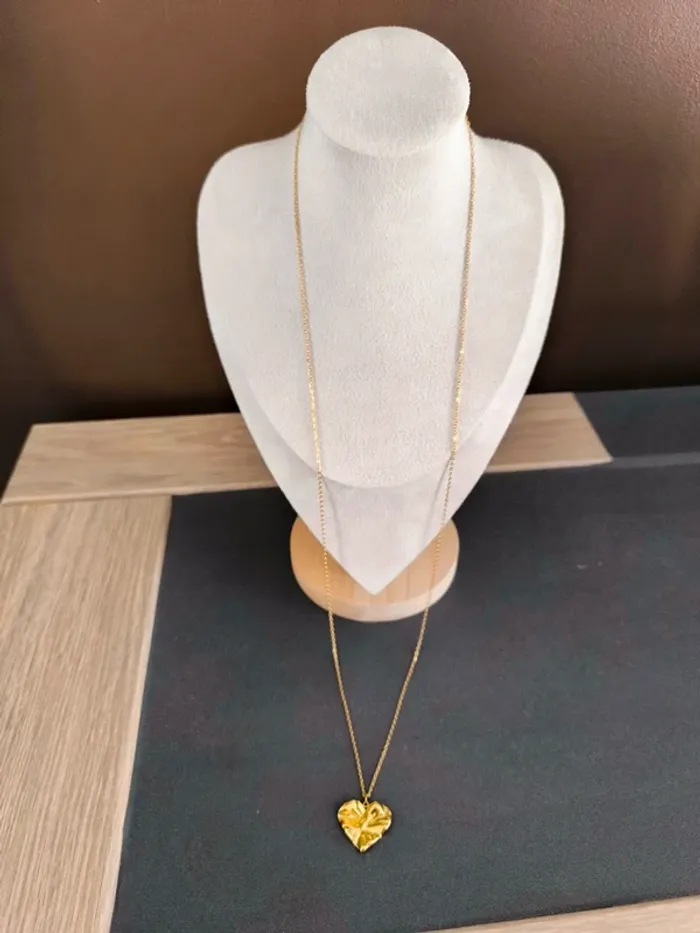 Sautoir ou collier long avec cœur plein martelé - photo numéro 9