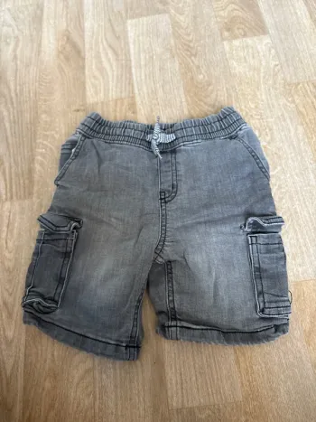 Short en jeans taille 4 ans