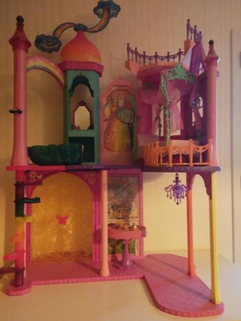 Château barbie arc en ciel