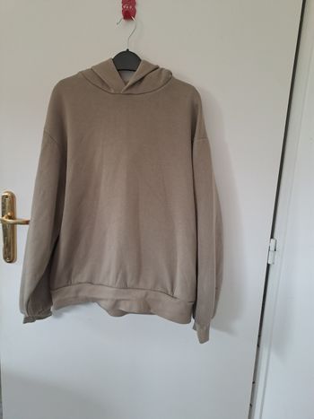 sweat à capuche kaki clair taille M marque zara 