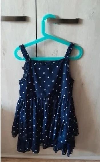 Robe légère marine à pois "united colours of benetton" 8/9 ans en très bon état