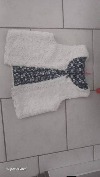 Gilet fourrure sans manches blanc cassé gemo fille 10 ans tbe 