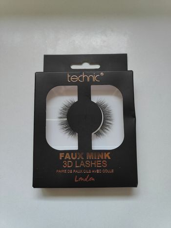Faux cils