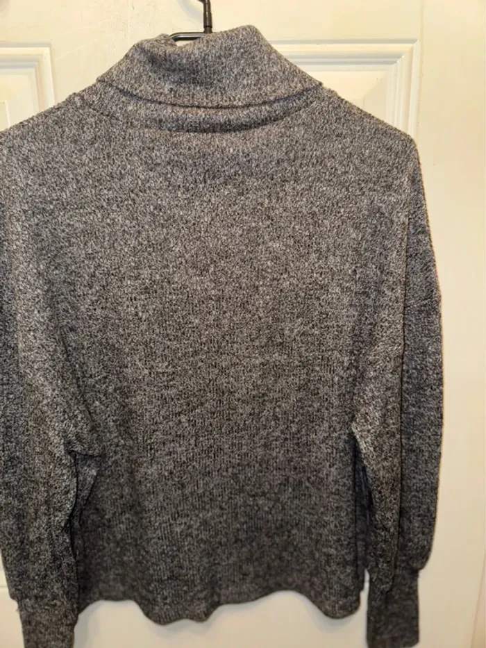 Pull col roulé Marque Shein taille L - photo numéro 2