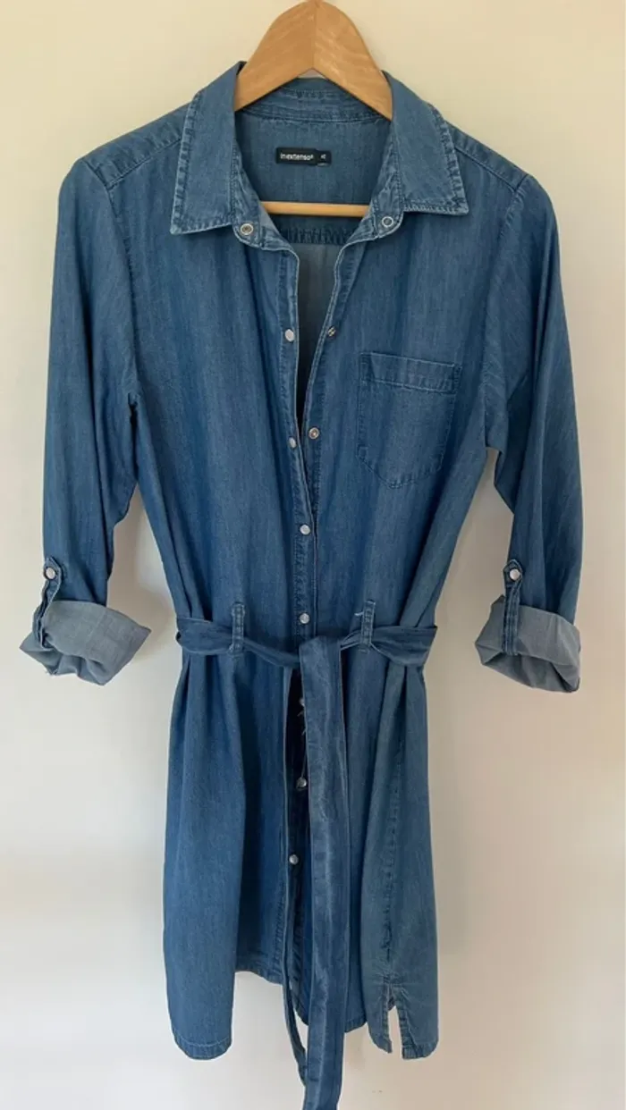 Robe jean boutonnée devant longueur midi