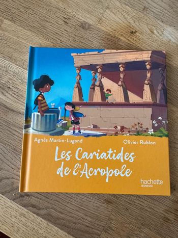 Livre  McDo les cariatides de L’acropole