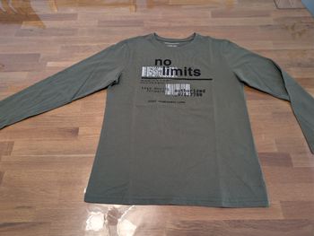 T-shirt manches longues garçon 12-13 ans 158 cm Primark jamais porté 
