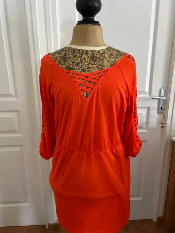 Robe près du corps orange marque L33 collection Virginie et moi taille 5 soit 46