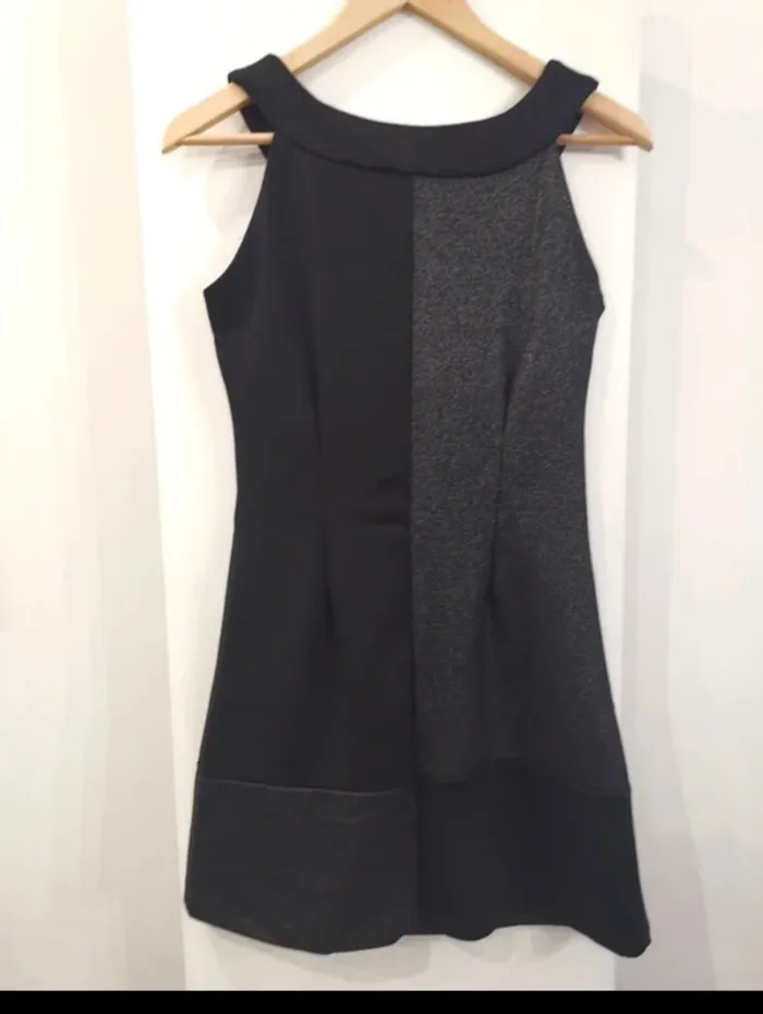 Robe noire pailletée - photo numéro 2