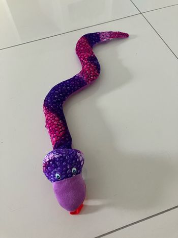 Serpent en peluche