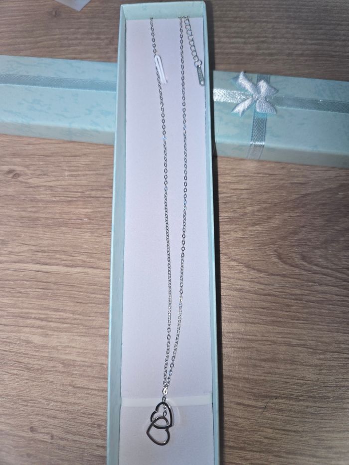 Collier femmz - photo numéro 1