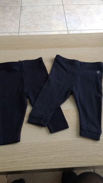 Lot de deux leggings petit bateau dont un offert car taché
