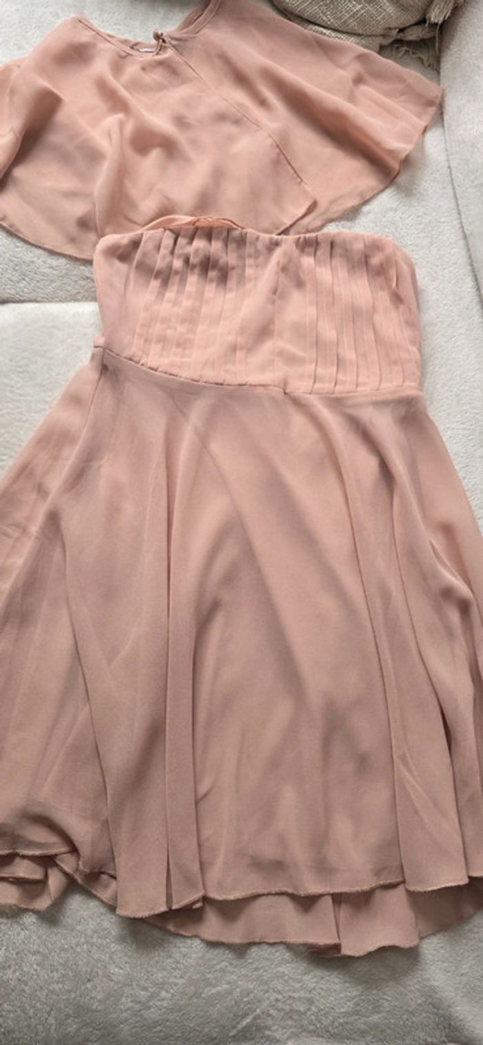 robe dégriffée rose poudré avec cape amovible Taille 36/S défauts - photo numéro 4