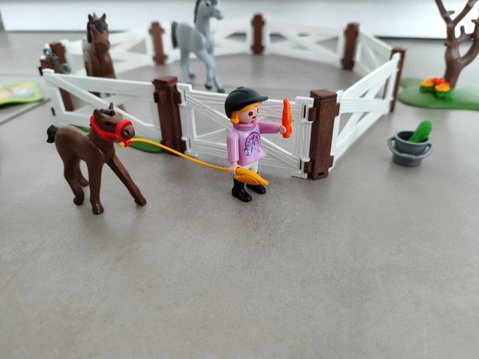 Enclos avec chevaux Playmobil 6931 - photo numéro 2