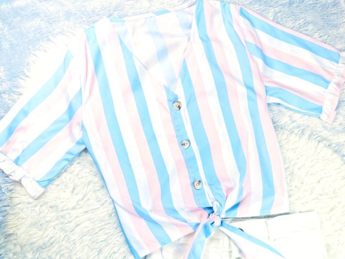 Chemisier crop top à nouer à la taille rayé couleurs pastel- T.S ou T.36 🖤 - photo numéro 2