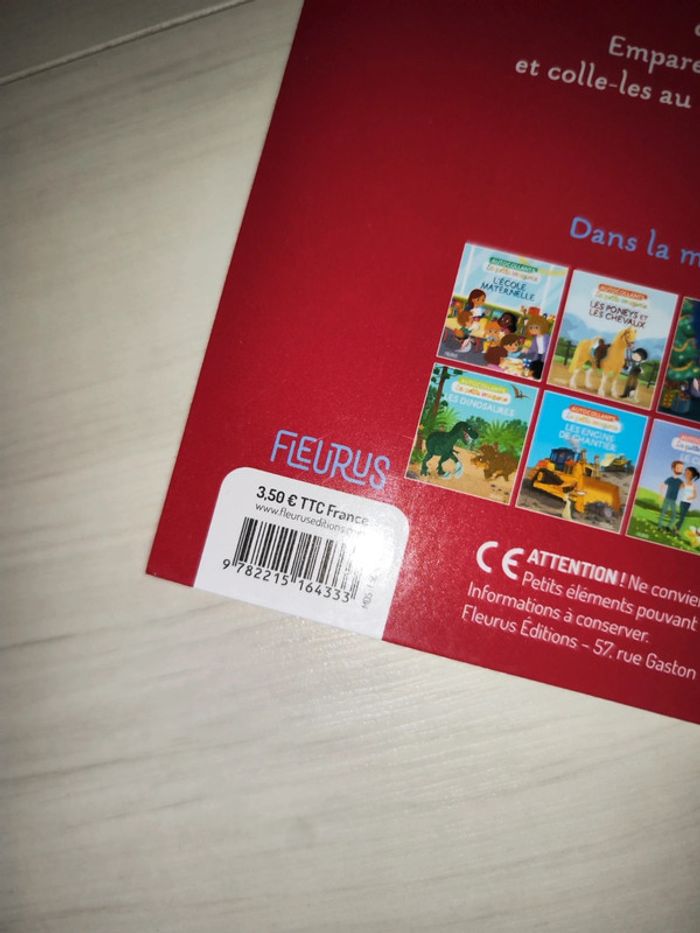 Livre autocollant la petite imagerie de paris - photo numéro 3