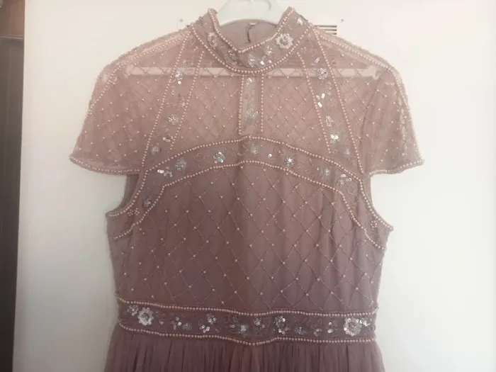 Robe broderie perlée avec paillettes