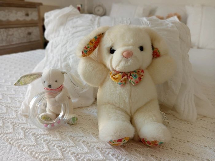 Lot peluche et hochet lapin détail liberty (Jacadi et autre) - photo numéro 2