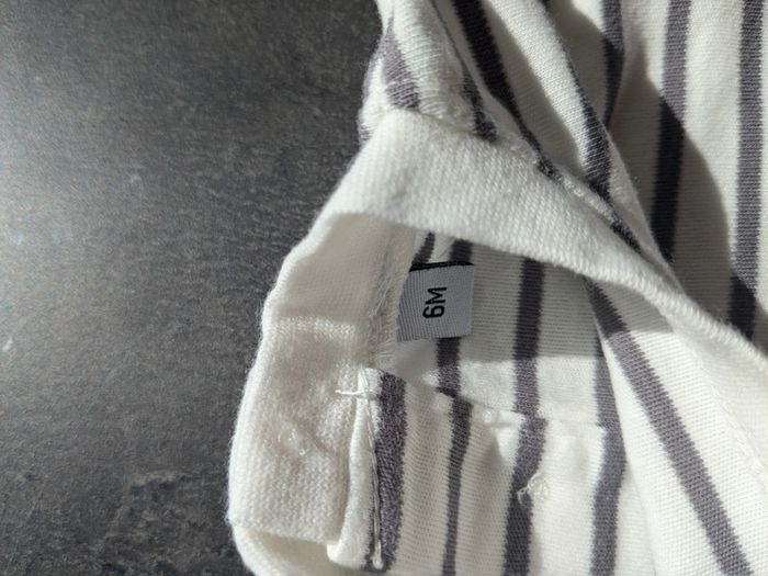 Tee shirt a rayures 6 mois - photo numéro 3